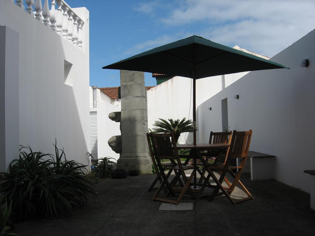 A Casa Do Lado Pension Horta  Buitenkant foto